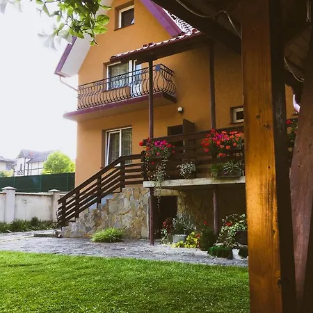 Relax Lodge *