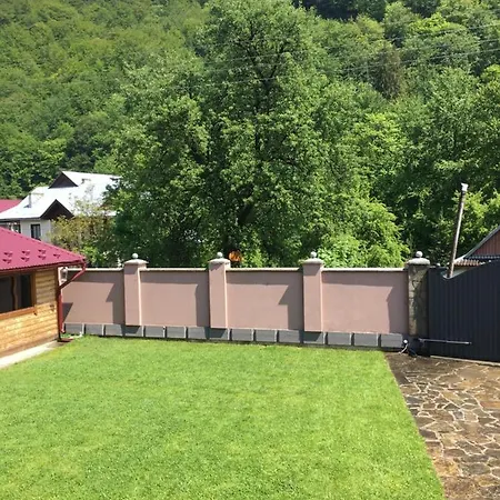 Relax Lodge *
